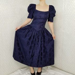 SOLD🌈1980s handmade brocade Renaissance dress